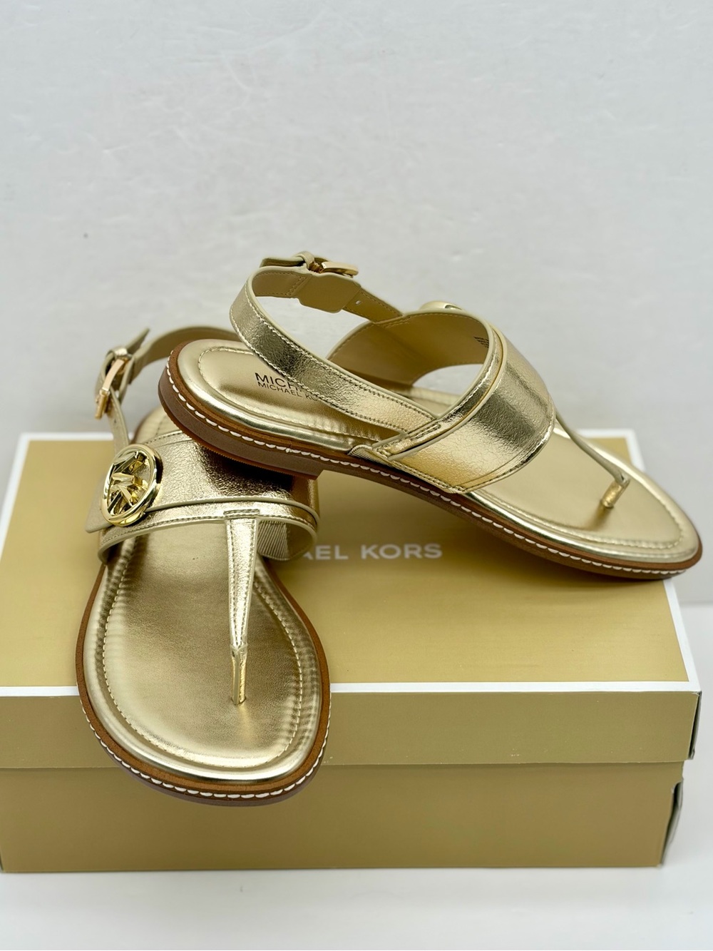 Michael Kors Metallic Gold Logo Thong Sandals - Picture 6 of 8